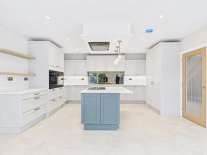 Kitchen- click for photo gallery